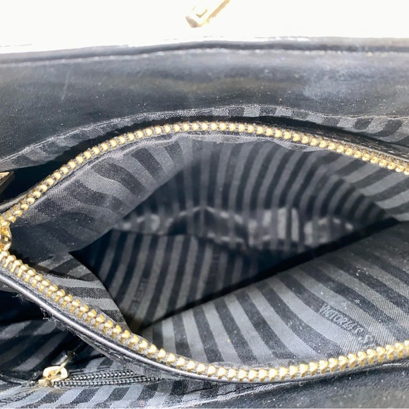 Victoria's Secret Brown Snake Print Shoulder Bag with Gold Chain - Picture 14 of 16